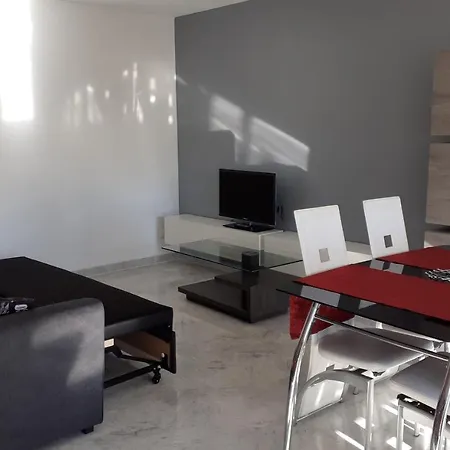 Apartment With Parking And Pool At Antibes By Weekome